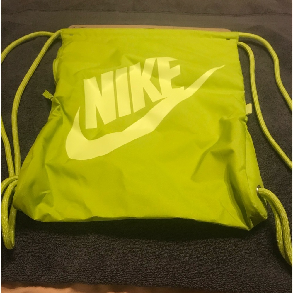 Nike drawstring bag